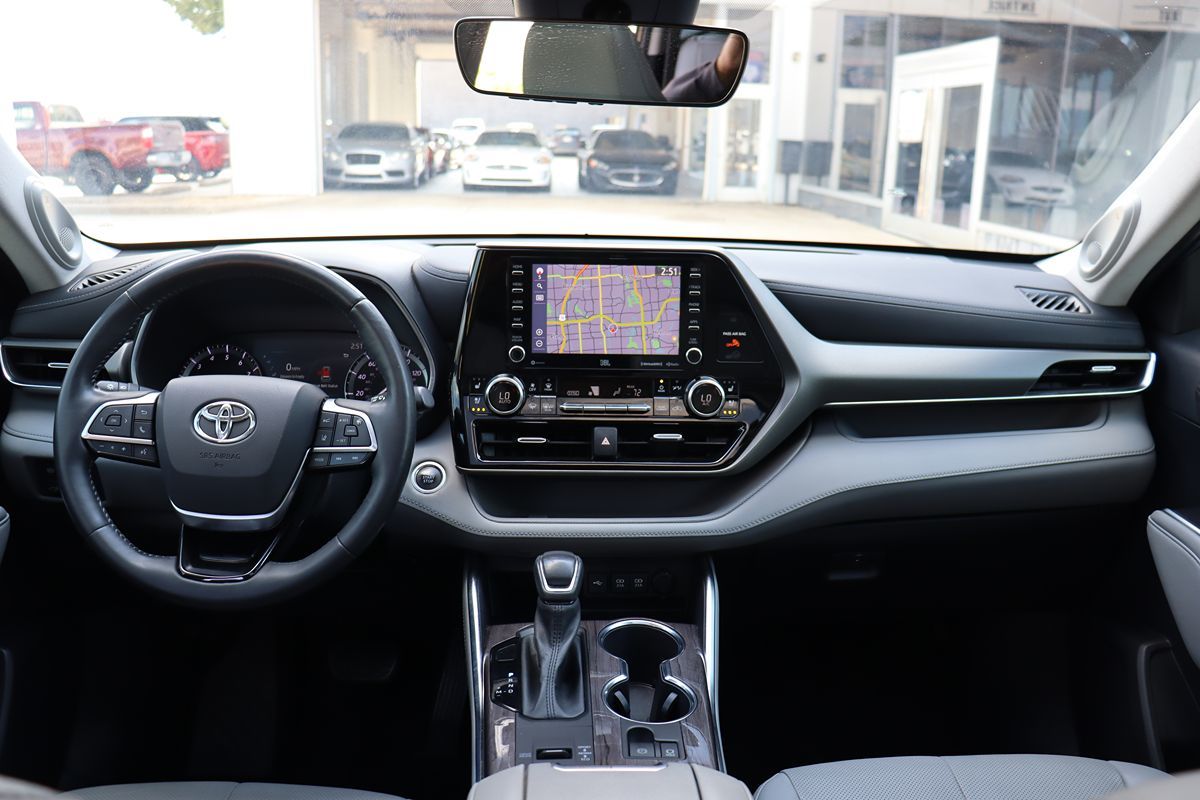 2021 Toyota Highlander Limited photo 9