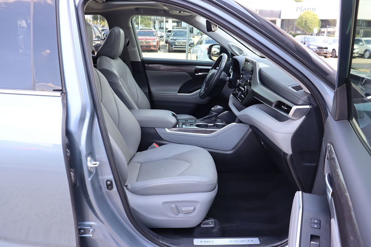 2021 Toyota Highlander Limited photo 24