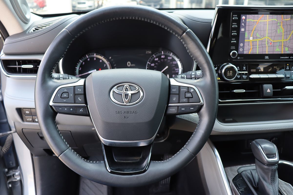 2021 Toyota Highlander Limited photo 12