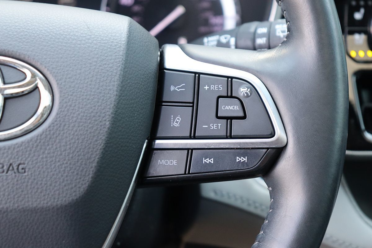 2021 Toyota Highlander Limited photo 14