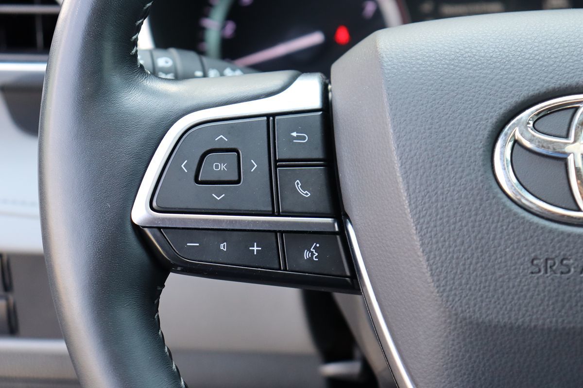 2021 Toyota Highlander Limited photo 13