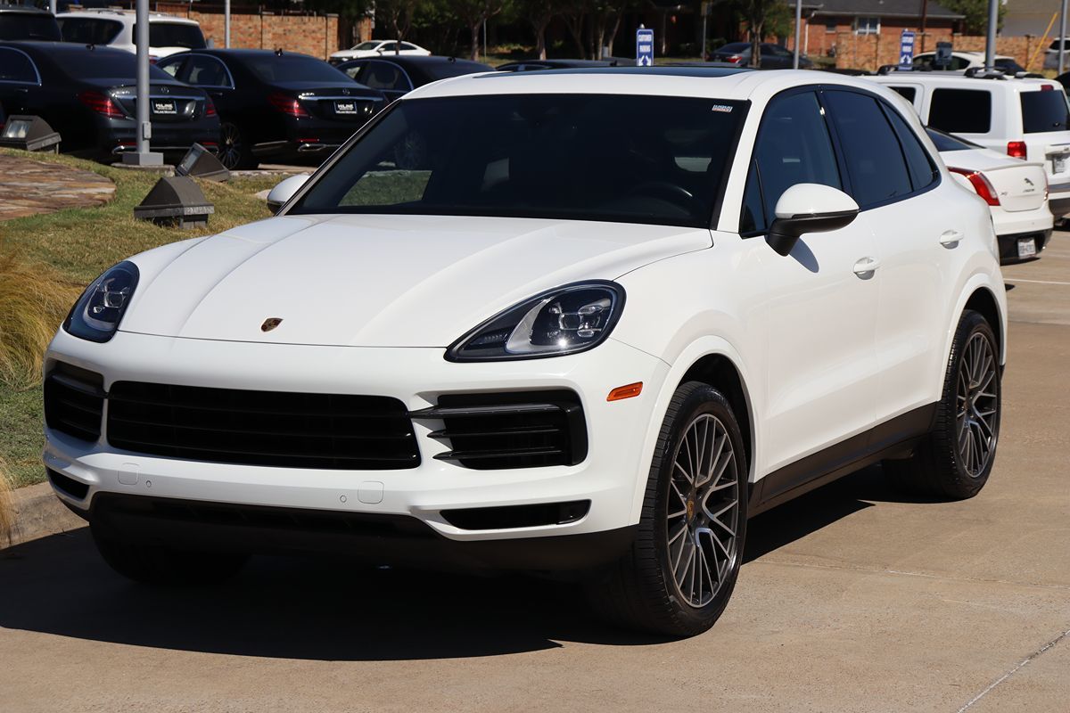 2020 Porsche Cayenne photo 2
