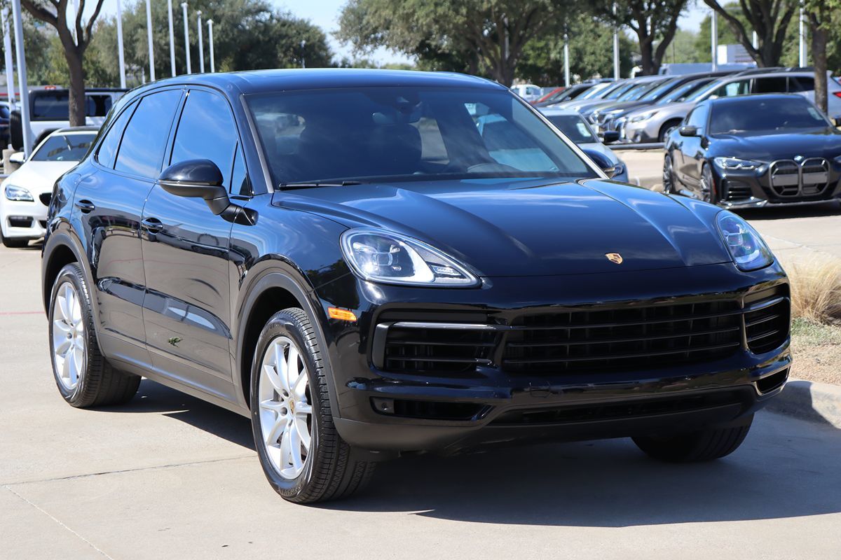 2021 Porsche Cayenne photo 2