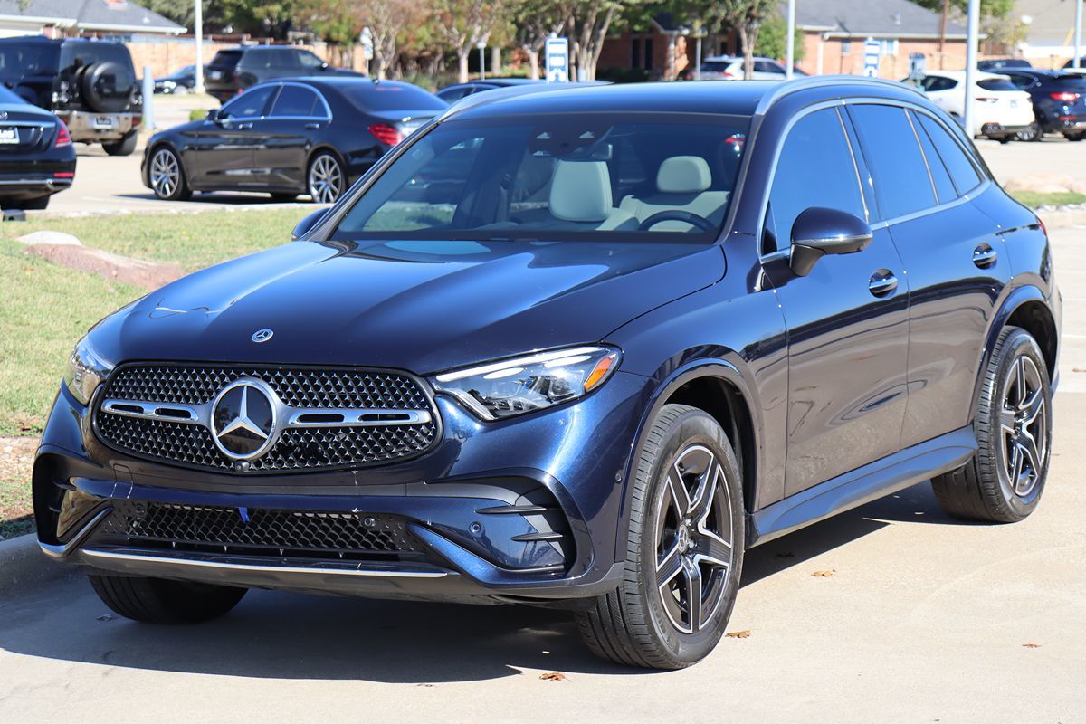 2024 Mercedes Benz GLC 4MATIC 300 photo 2