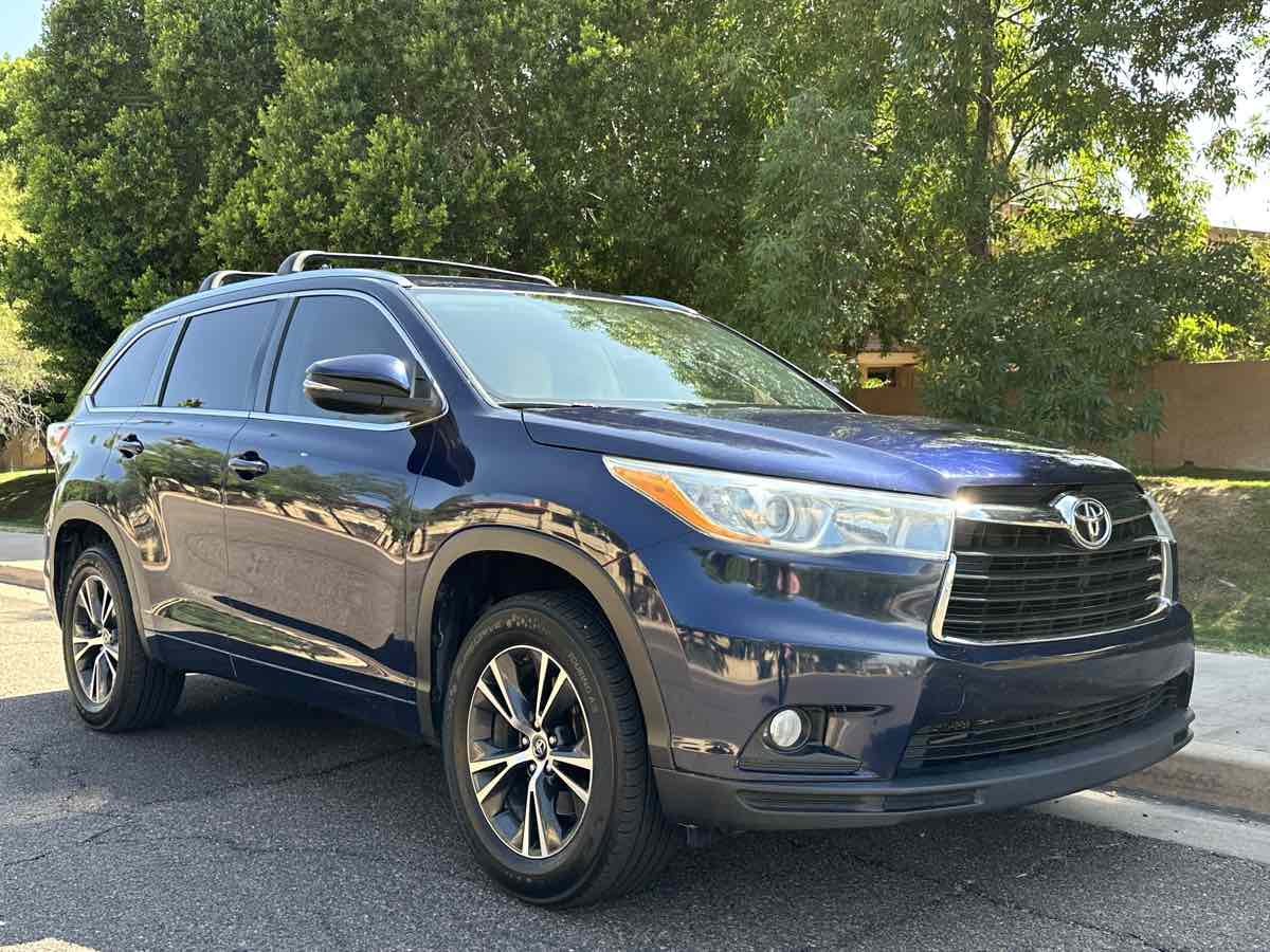 Sold 2016 Toyota Highlander XLE in Phoenix