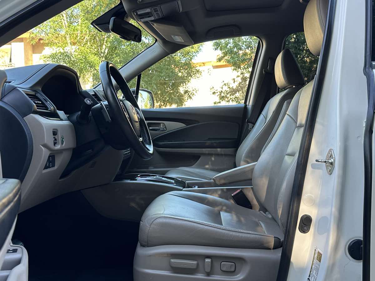 Sold 2017 Honda Pilot Touring in Phoenix - Main Image