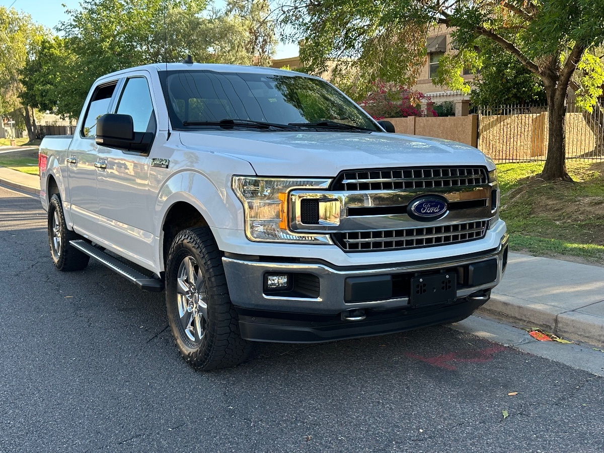 2019 Ford F-150 XLT photo 2