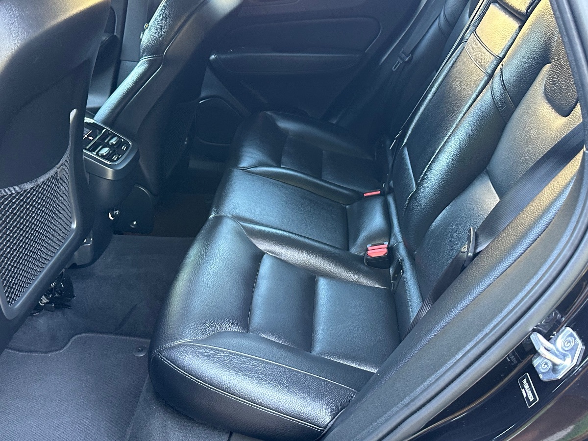 2018 Volvo XC60 T5 Inscription photo 11