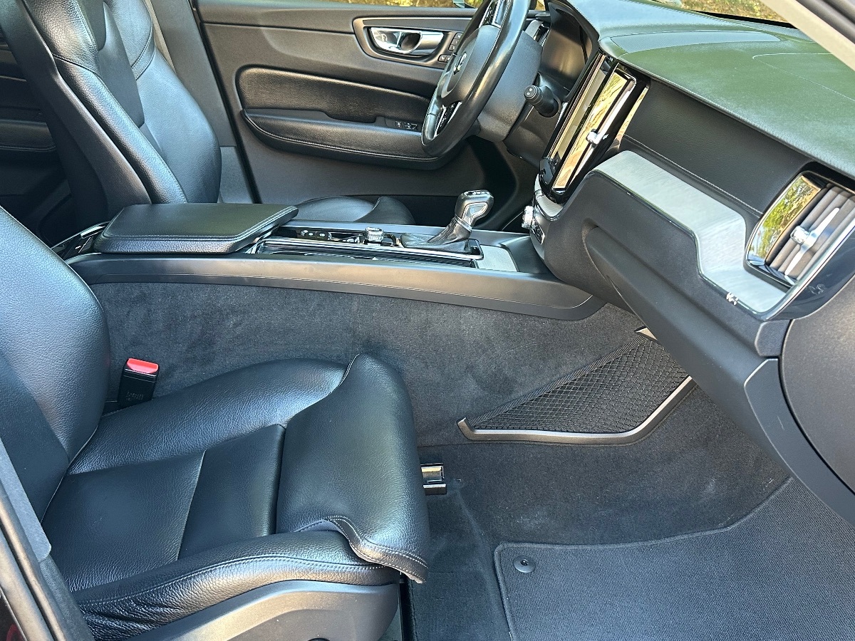 2018 Volvo XC60 T5 Inscription photo 16
