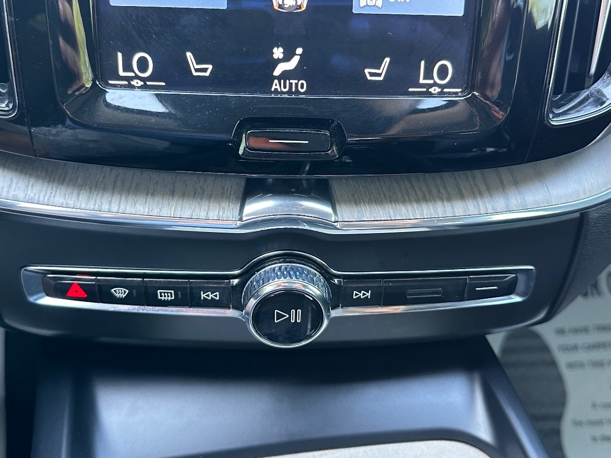 2018 Volvo XC60 T5 Inscription photo 25