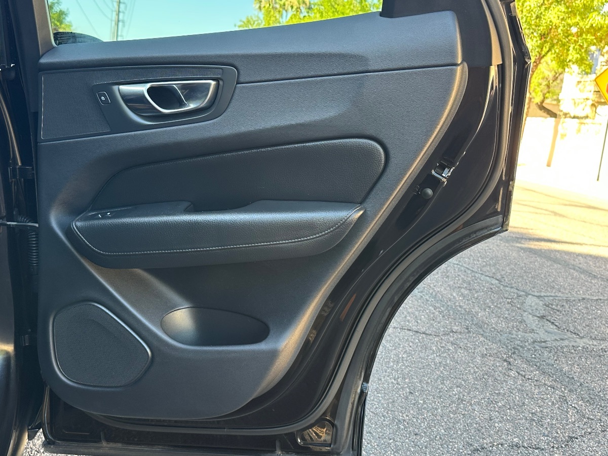 2018 Volvo XC60 T5 Inscription photo 40