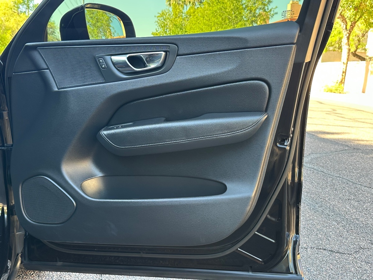 2018 Volvo XC60 T5 Inscription photo 41