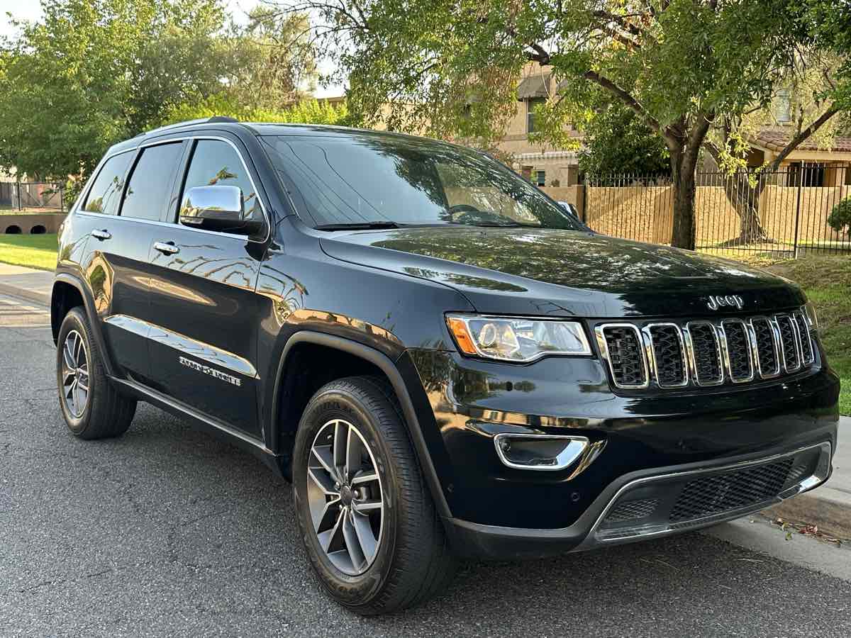 2019 Jeep Grand Cherokee Limited photo 2