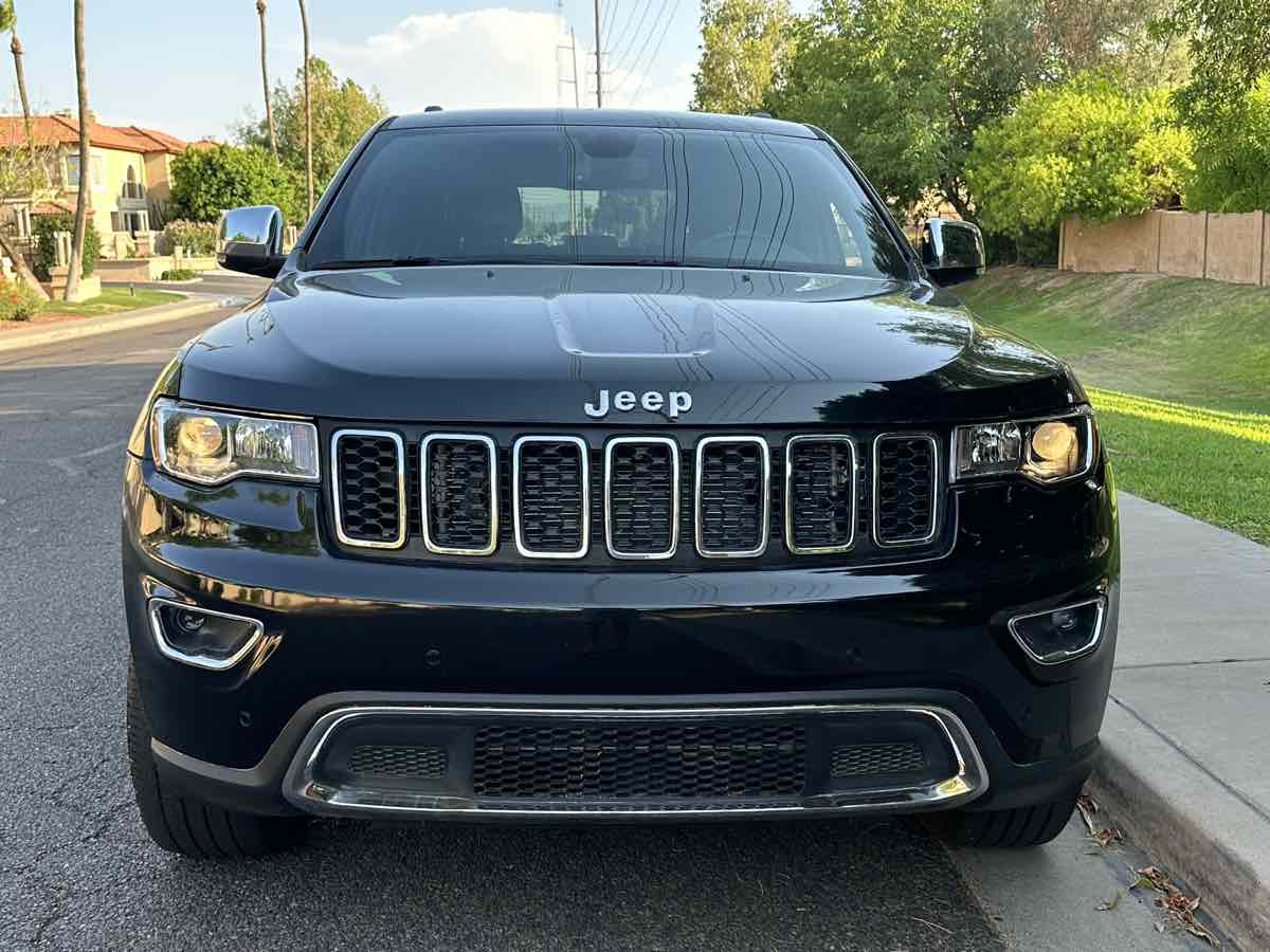 2019 Jeep Grand Cherokee Limited photo 3