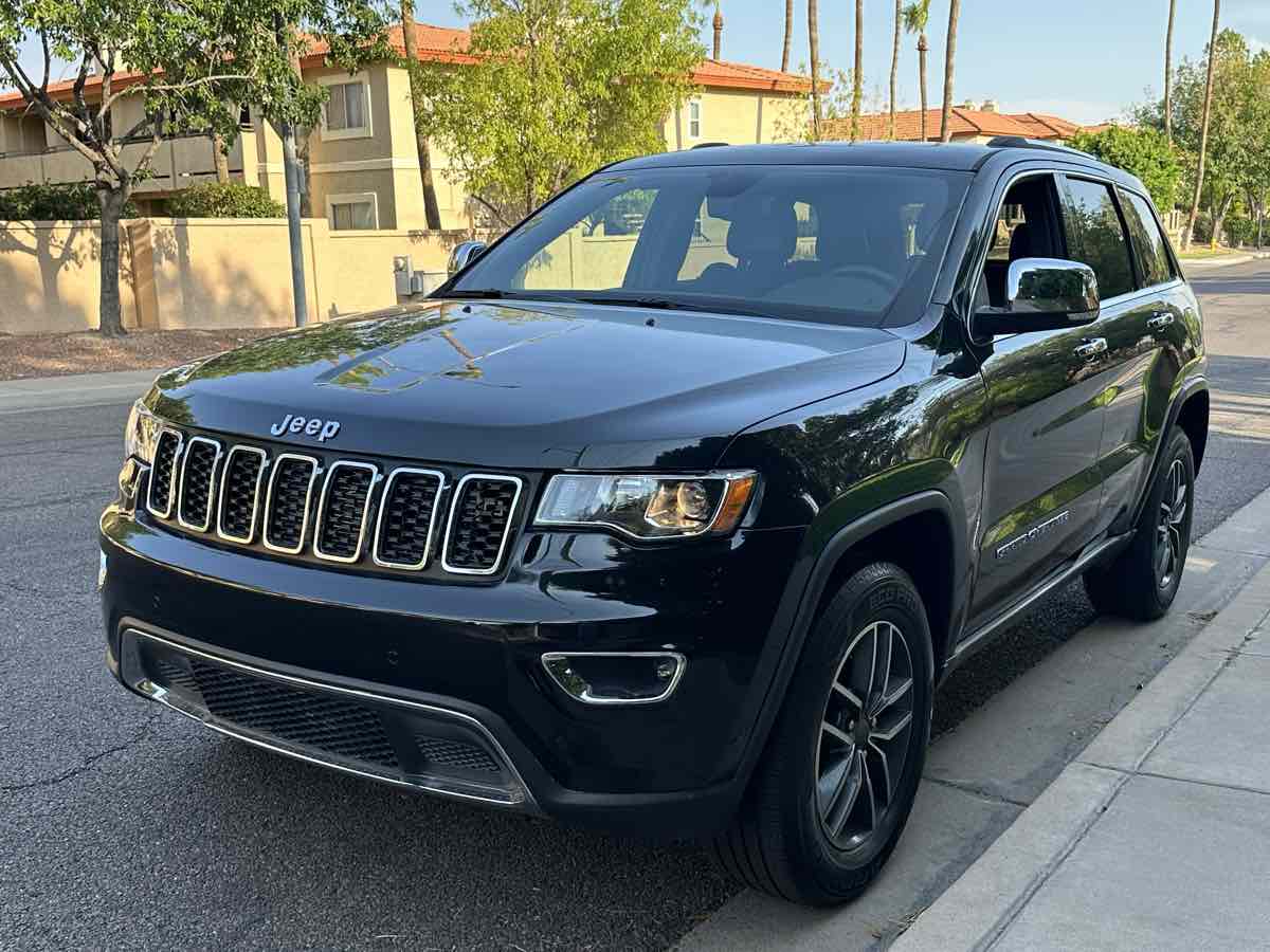 2019 Jeep Grand Cherokee Limited photo 4
