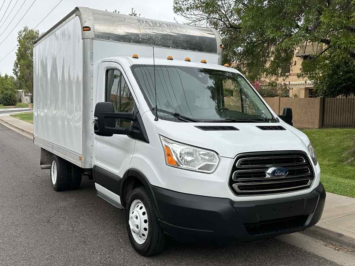2019 Ford Transit Cutaway photo 2