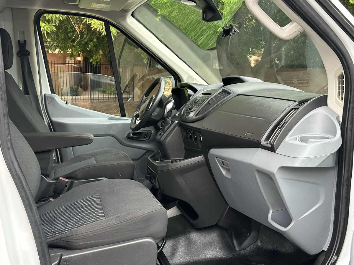 2019 Ford Transit Cutaway photo 11