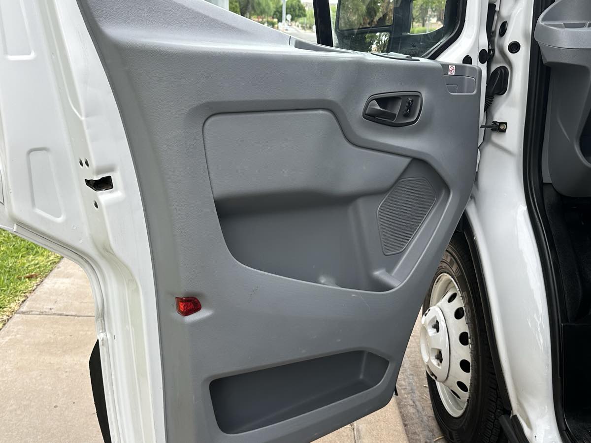 2019 Ford Transit Cutaway photo 13