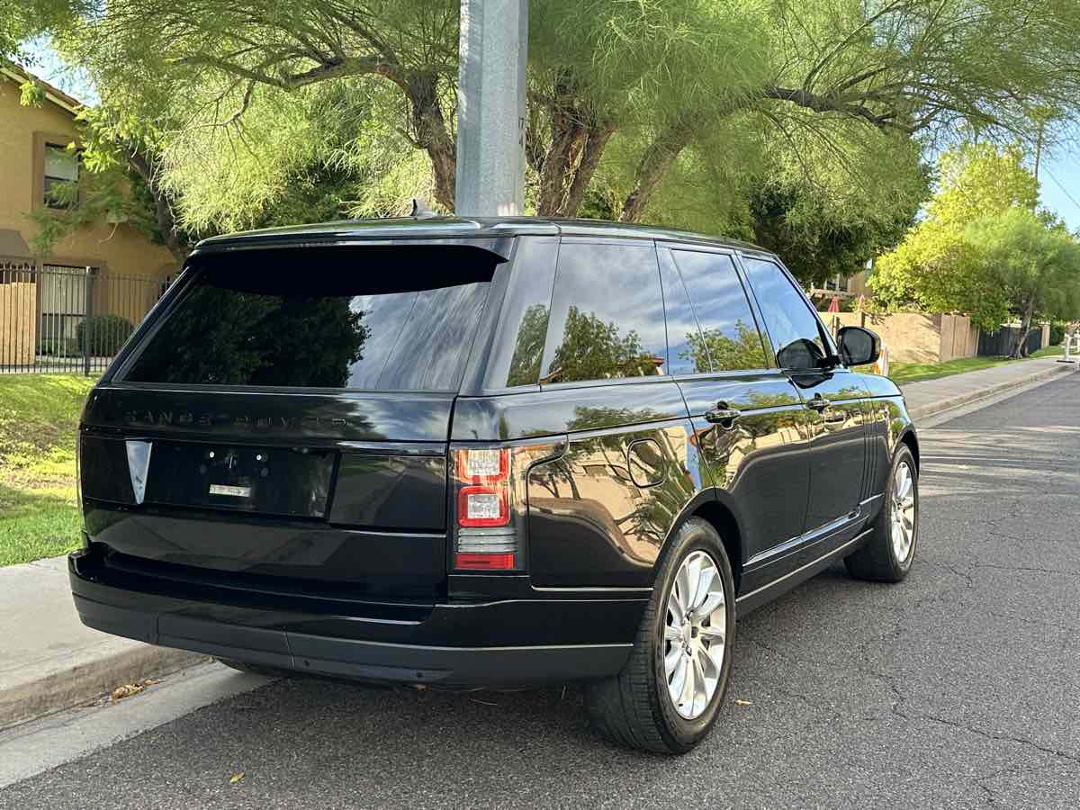 2016 Land Rover Range Rover HSE photo 4