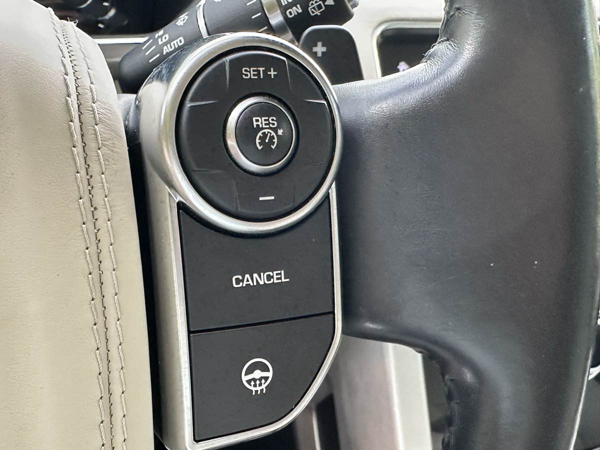 2016 Land Rover Range Rover HSE photo 20