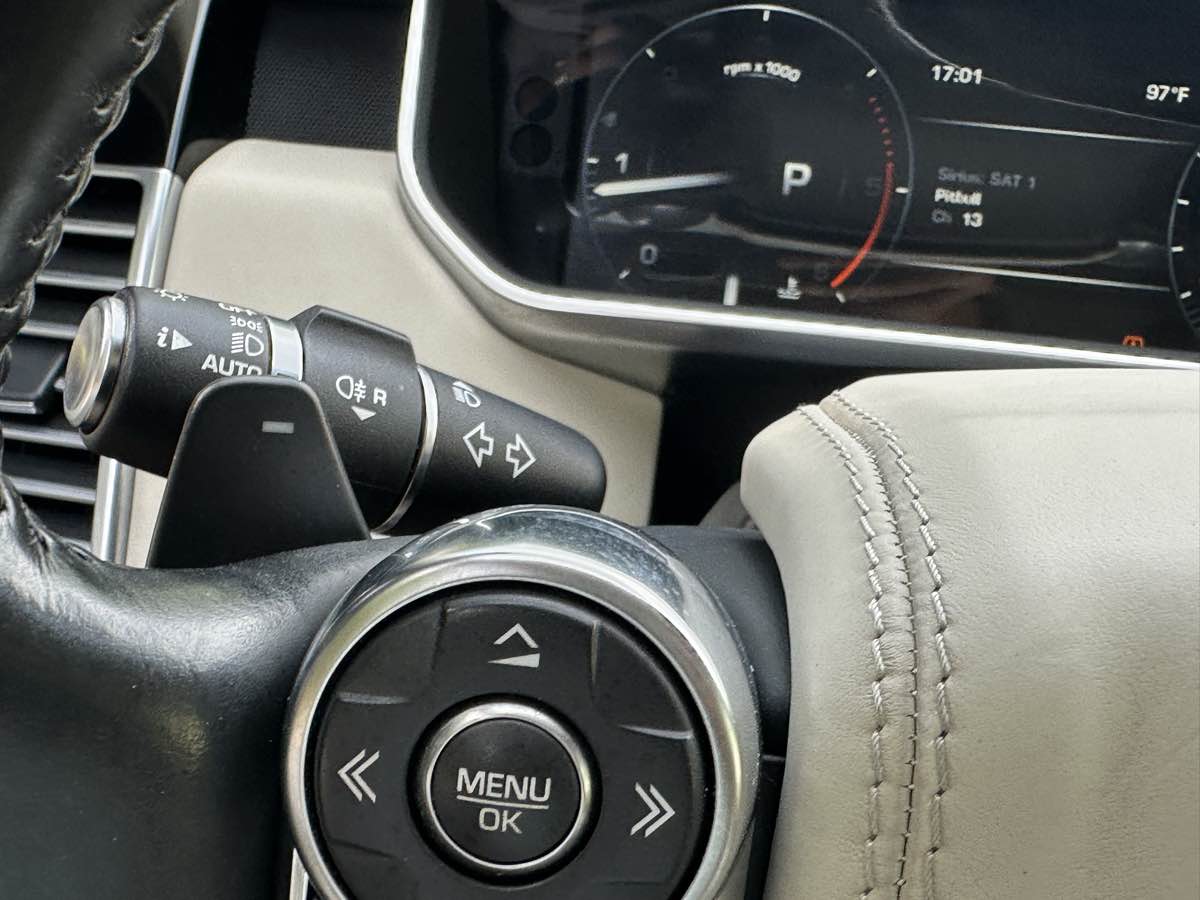 2016 Land Rover Range Rover HSE photo 22