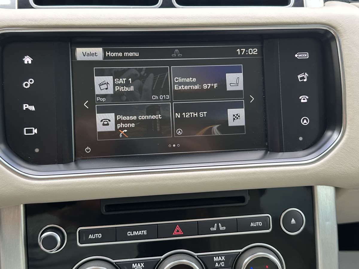 2016 Land Rover Range Rover HSE photo 27