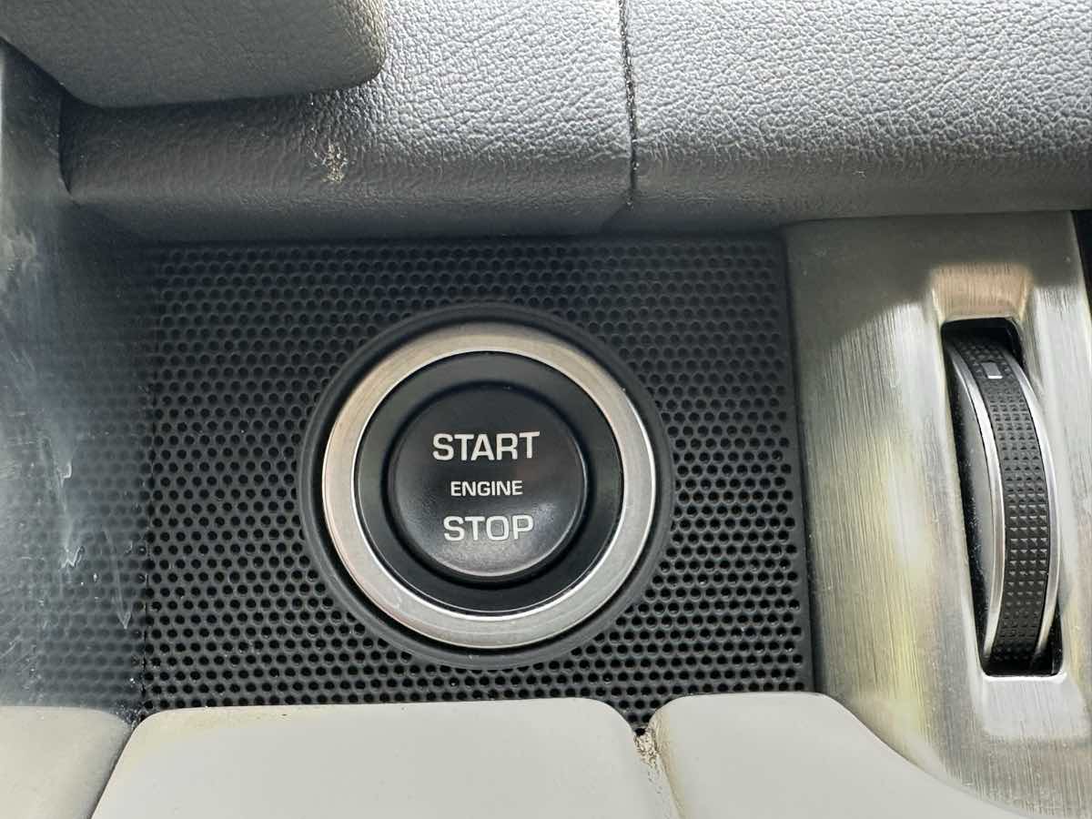 2016 Land Rover Range Rover HSE photo 31