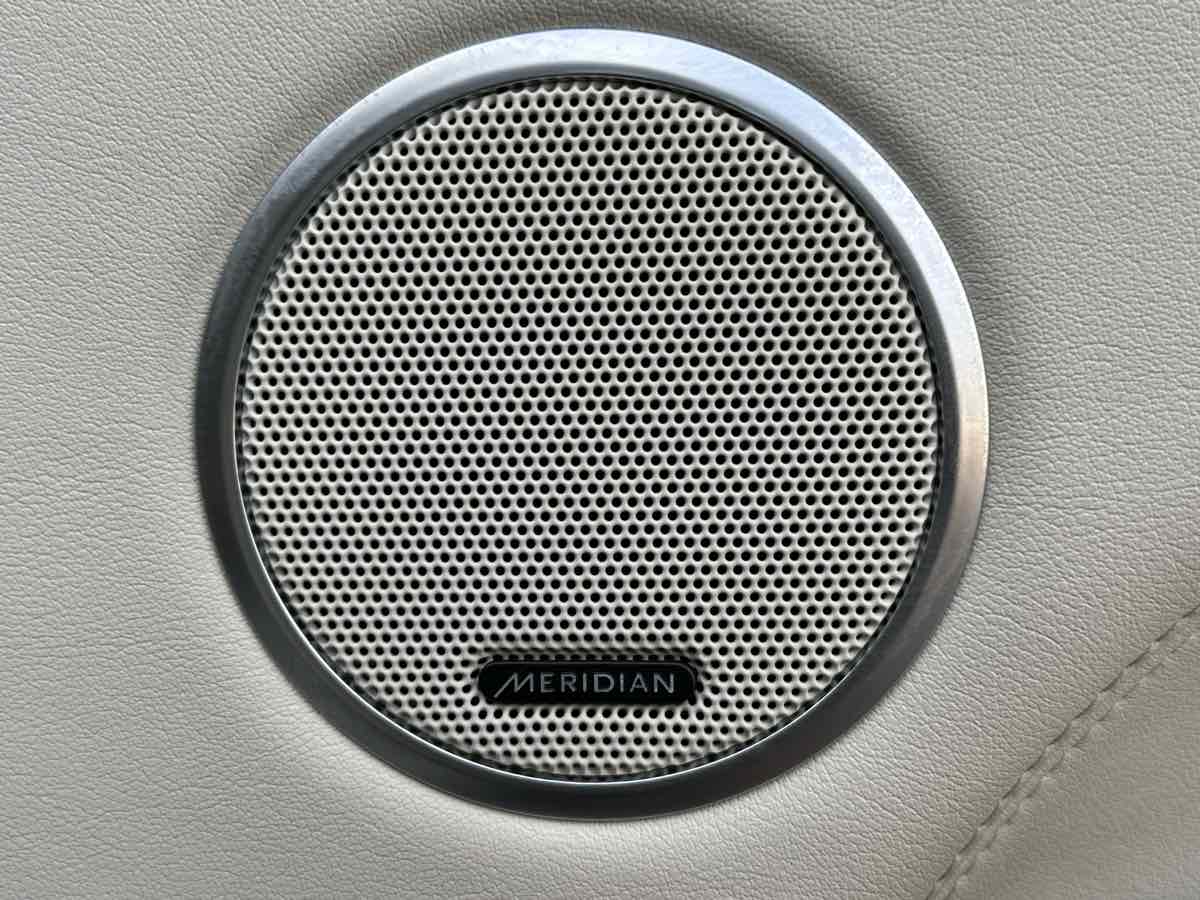 2016 Land Rover Range Rover HSE photo 35