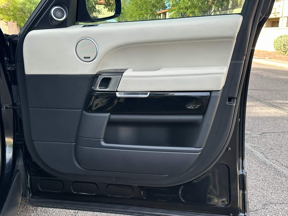 2016 Land Rover Range Rover HSE photo 41
