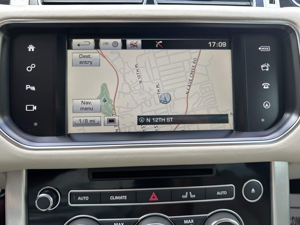 2016 Land Rover Range Rover HSE photo 30