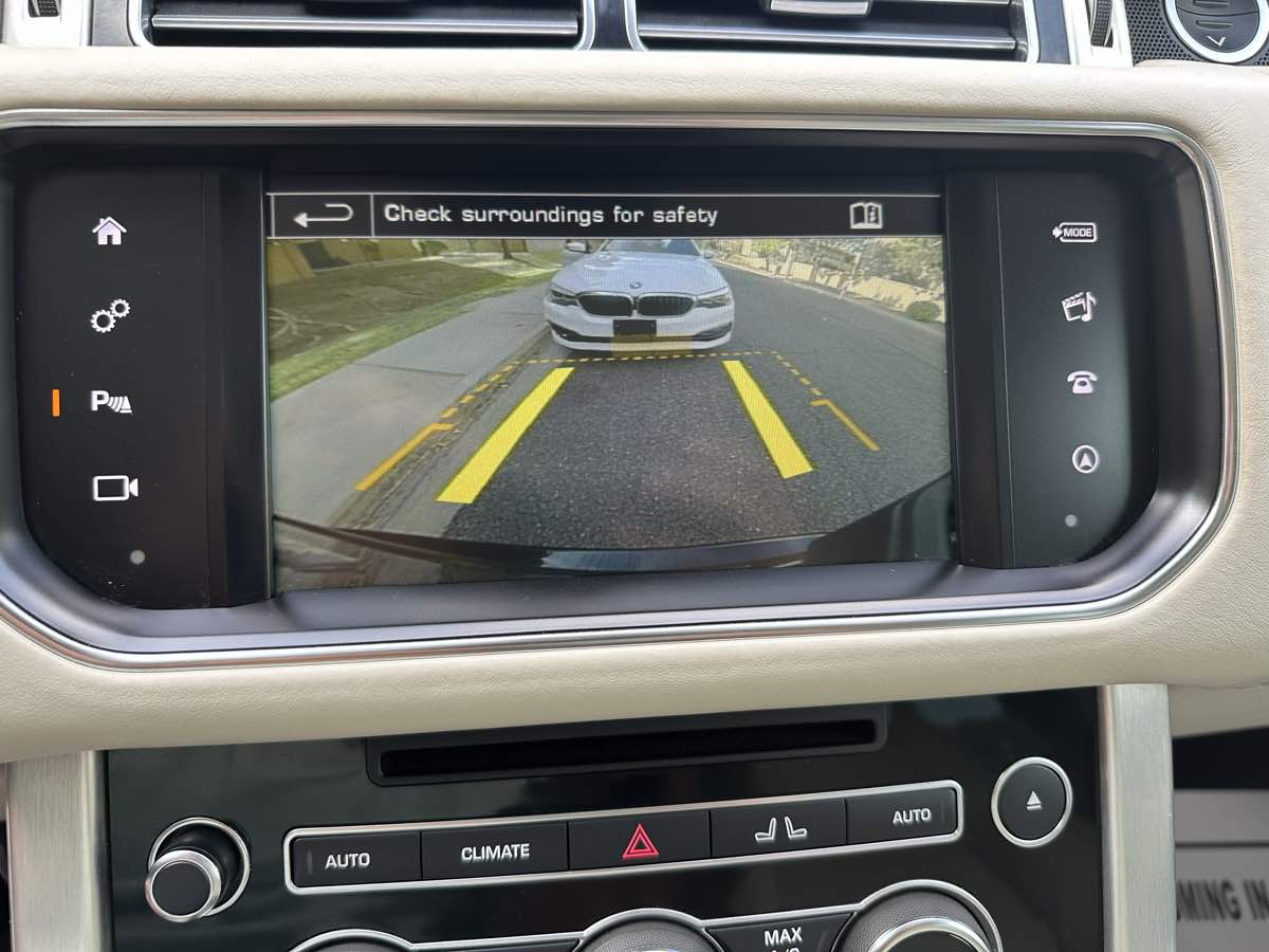 2016 Land Rover Range Rover HSE photo 28