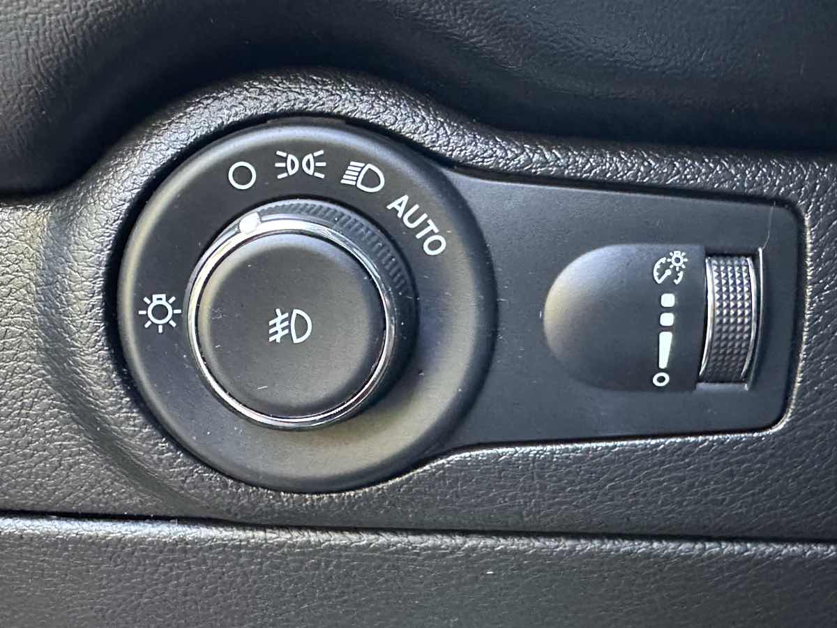 2021 Dodge Durango SXT photo 17
