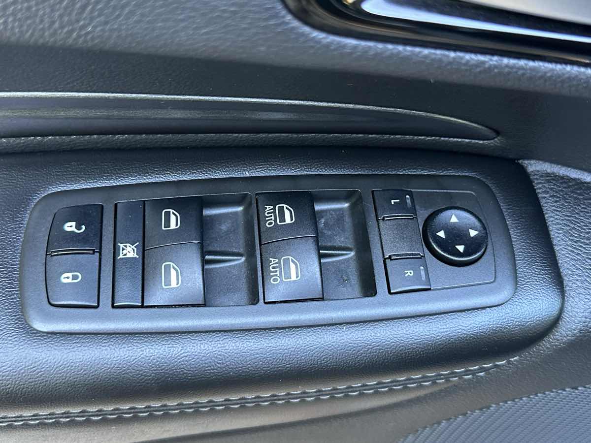2021 Dodge Durango SXT photo 28