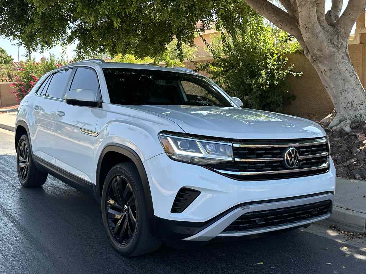 2021 Volkswagen Atlas Cross Sport V6 SE Technology photo 3