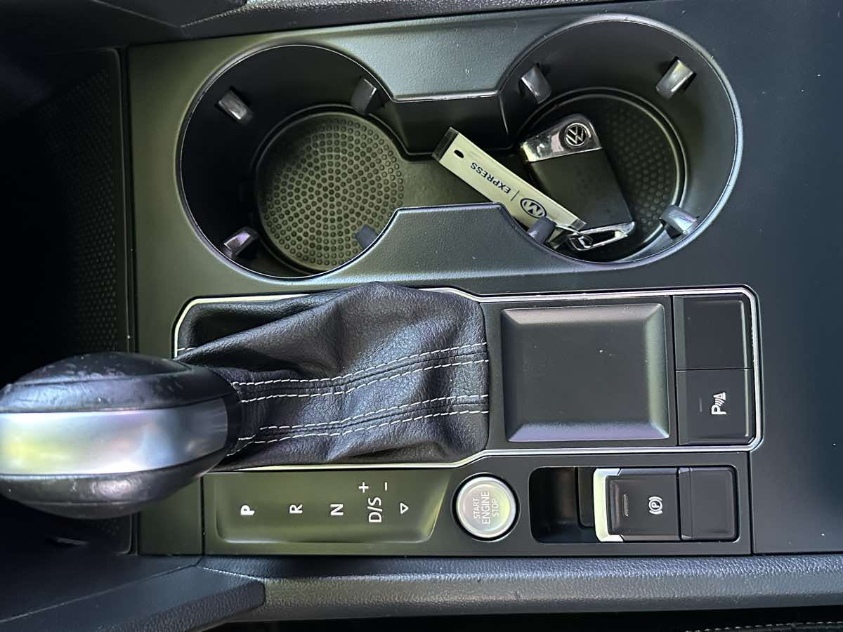 2021 Volkswagen Atlas Cross Sport V6 SE Technology photo 16