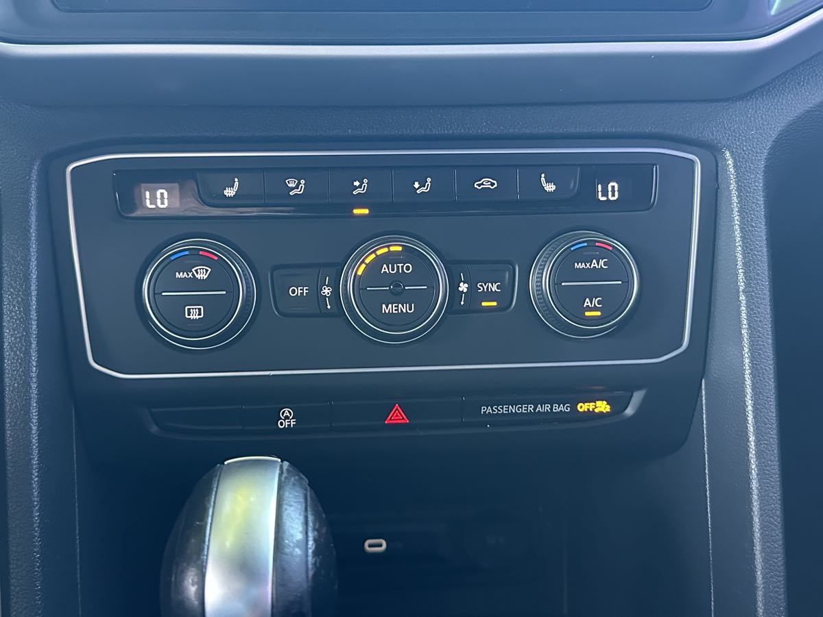 2021 Volkswagen Atlas Cross Sport V6 SE Technology photo 19