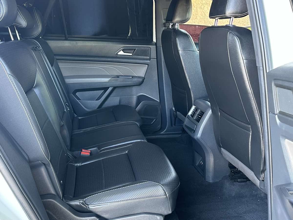 2021 Volkswagen Atlas Cross Sport V6 SE Technology photo 28