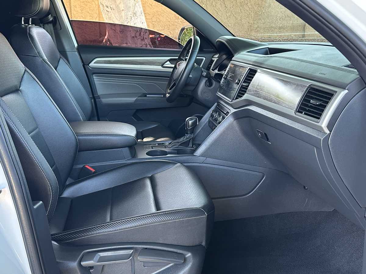 2021 Volkswagen Atlas Cross Sport V6 SE Technology photo 29