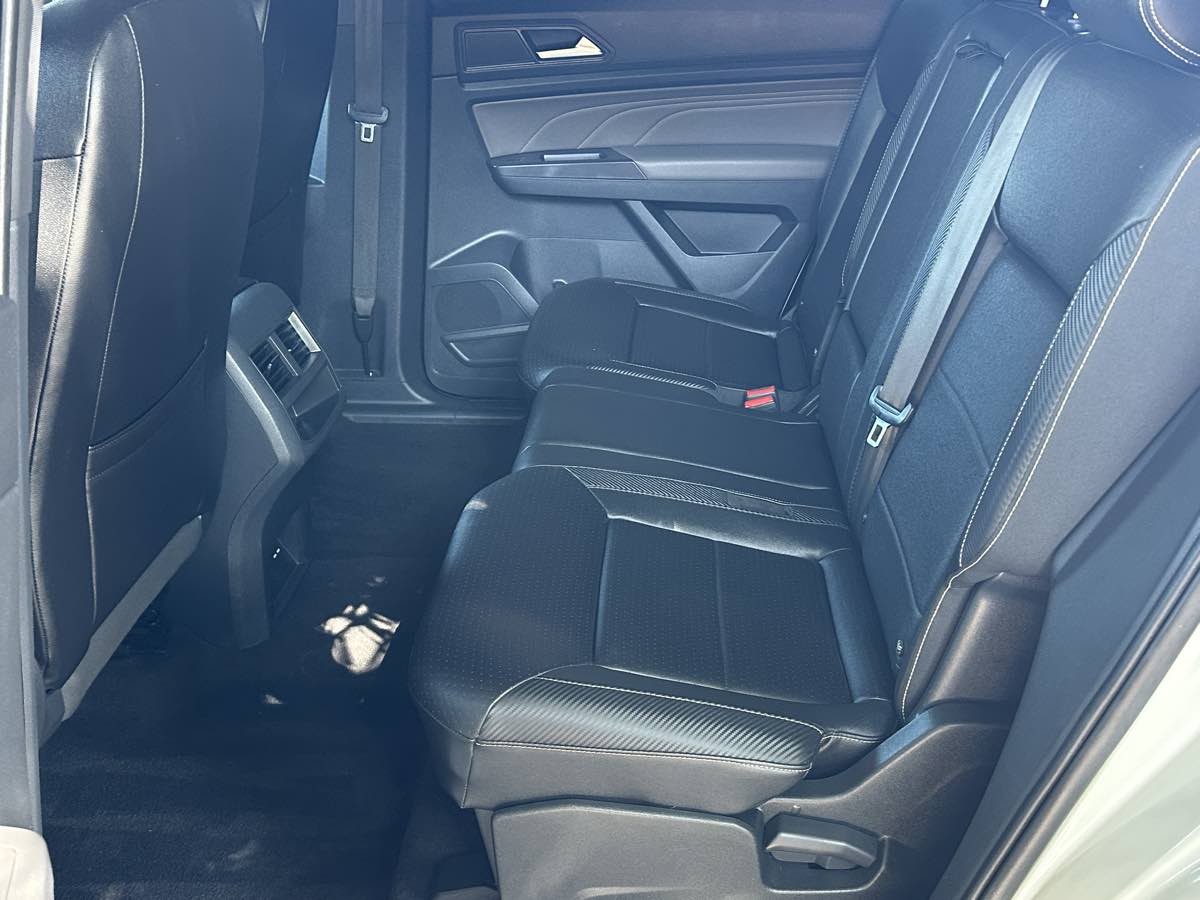 2021 Volkswagen Atlas Cross Sport V6 SE Technology photo 32