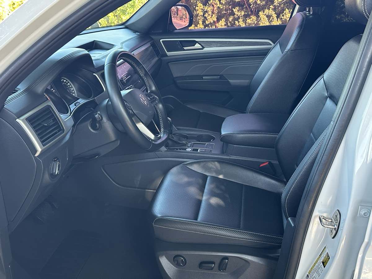 2021 Volkswagen Atlas Cross Sport V6 SE Technology photo 35