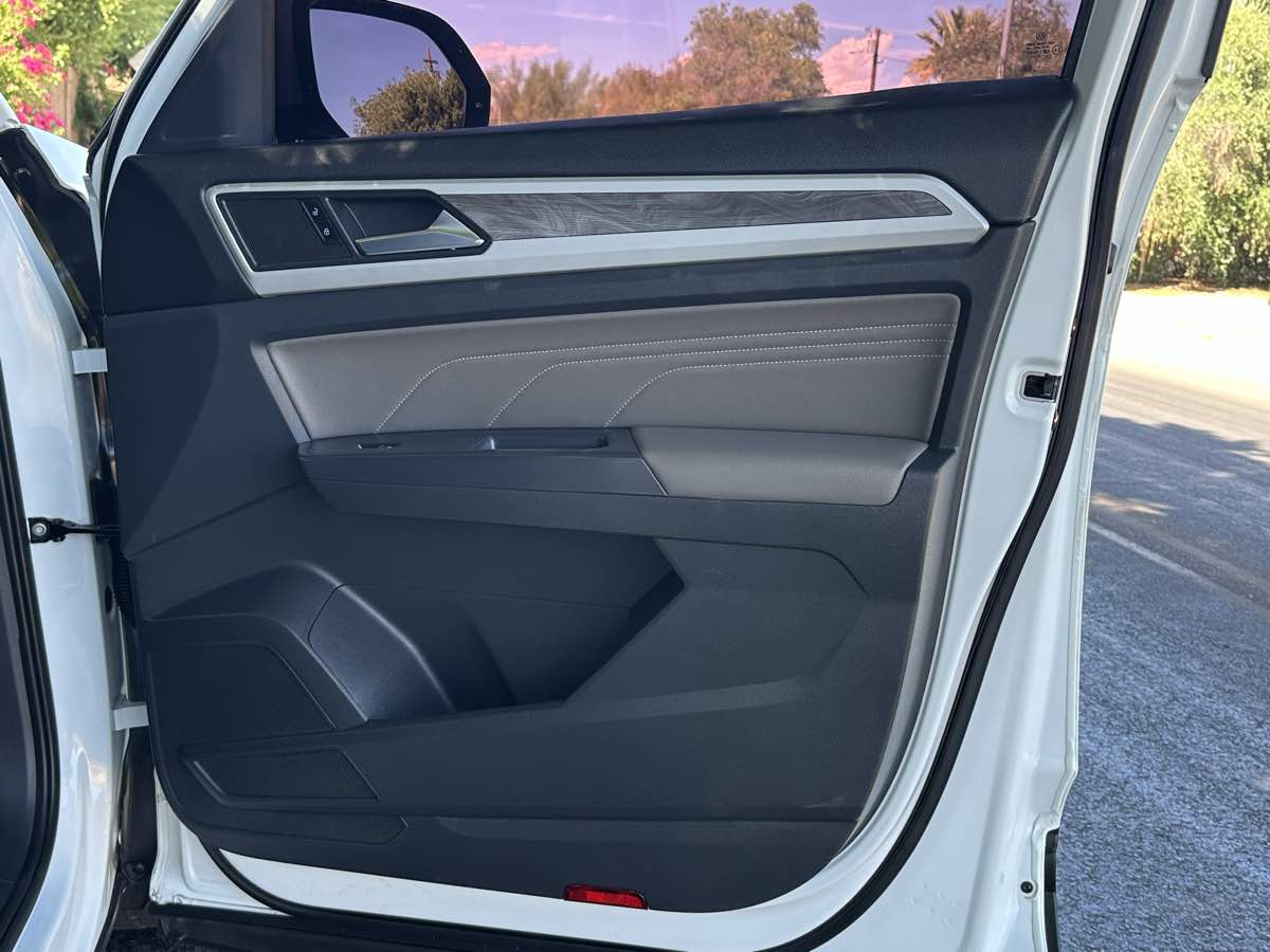 2021 Volkswagen Atlas Cross Sport V6 SE Technology photo 37