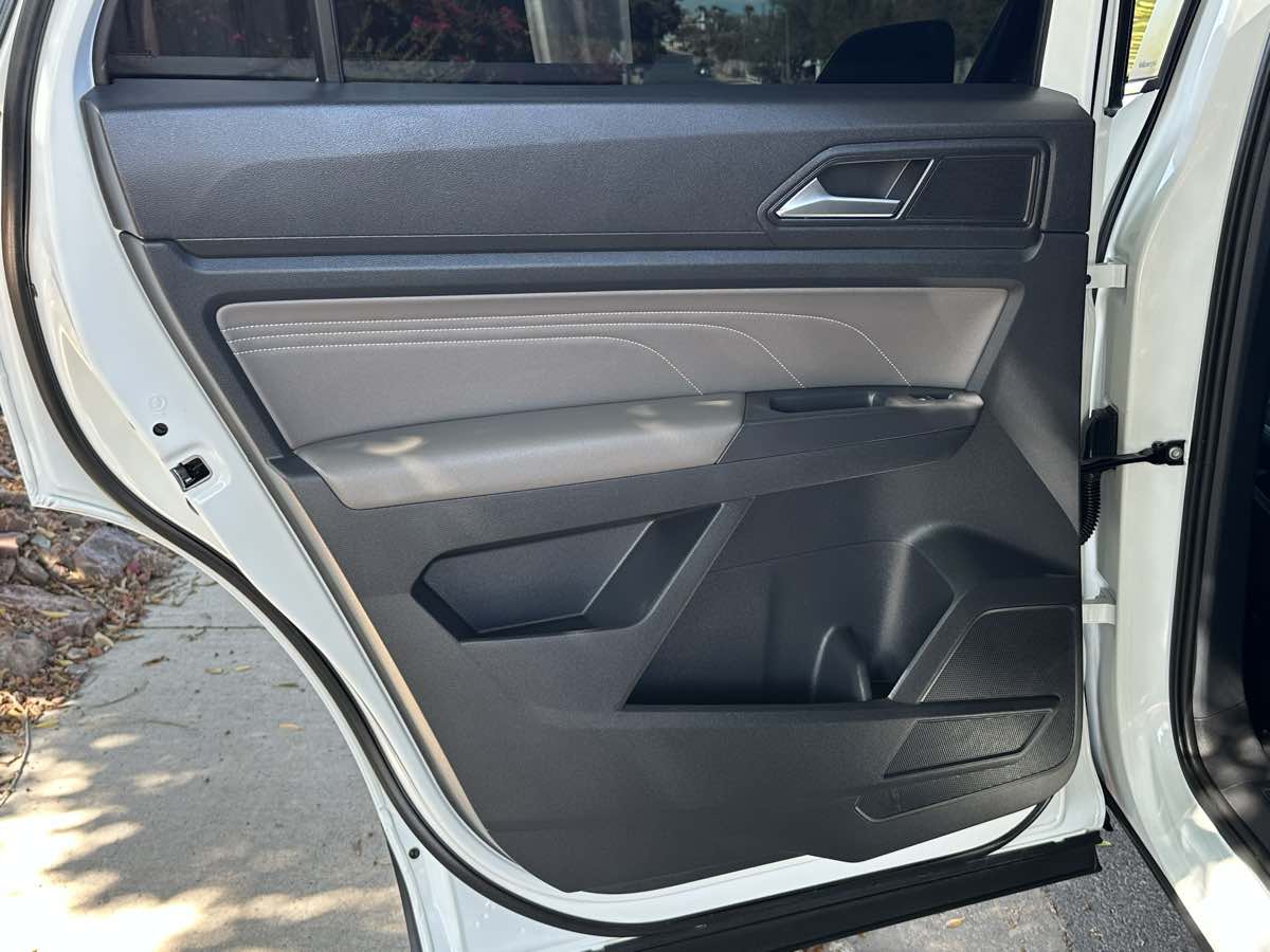 2021 Volkswagen Atlas Cross Sport V6 SE Technology photo 41