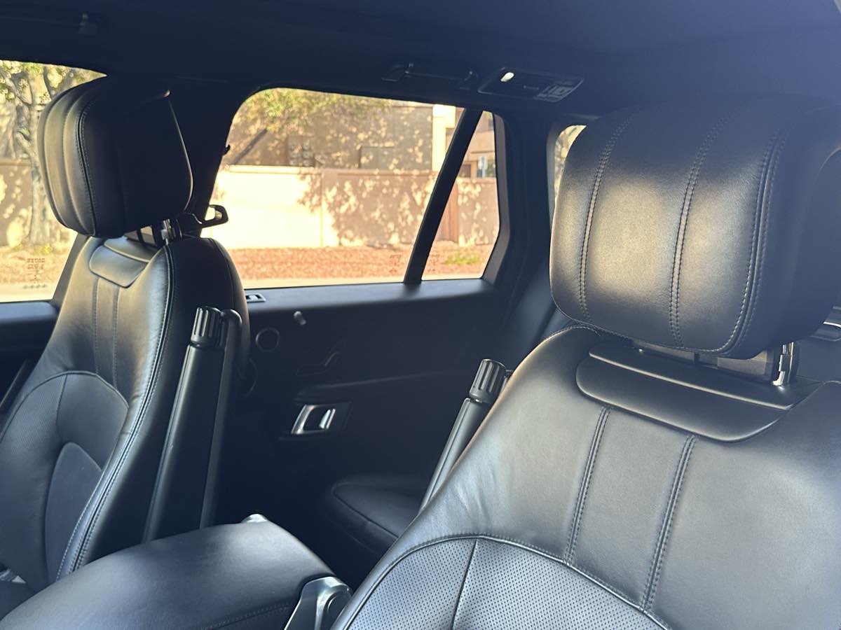 2019 Land Rover Range Rover HSE photo 11