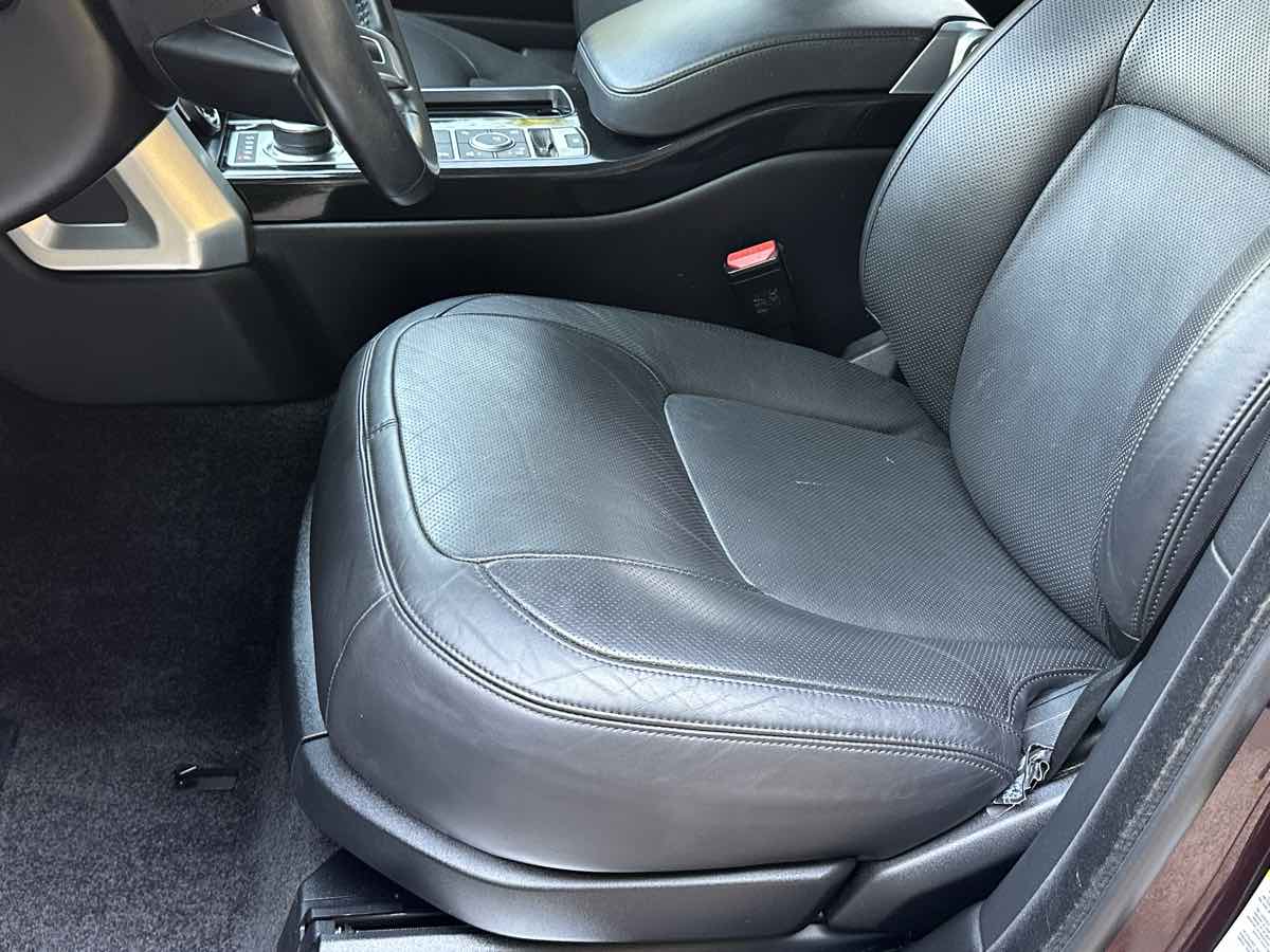 2019 Land Rover Range Rover HSE photo 12