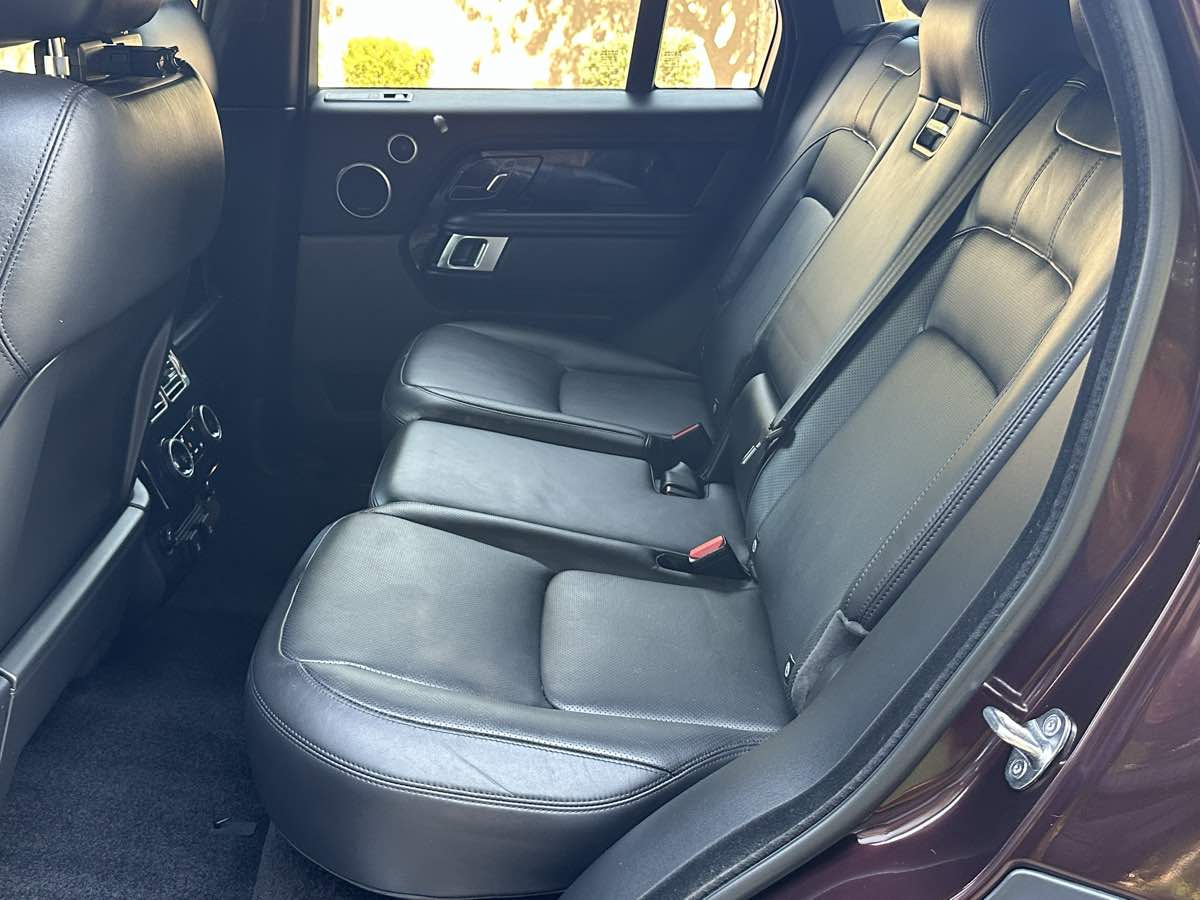 2019 Land Rover Range Rover HSE photo 14