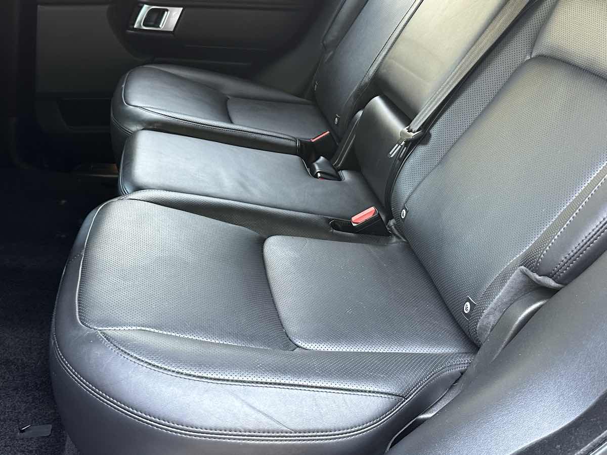 2019 Land Rover Range Rover HSE photo 15