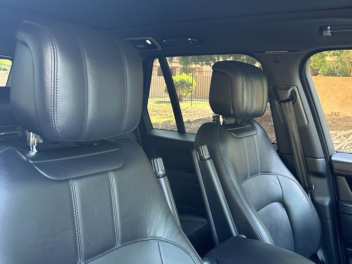 2019 Land Rover Range Rover HSE photo 17