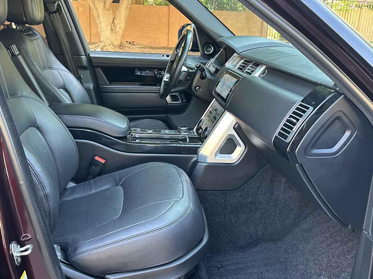 2019 Land Rover Range Rover HSE photo 19