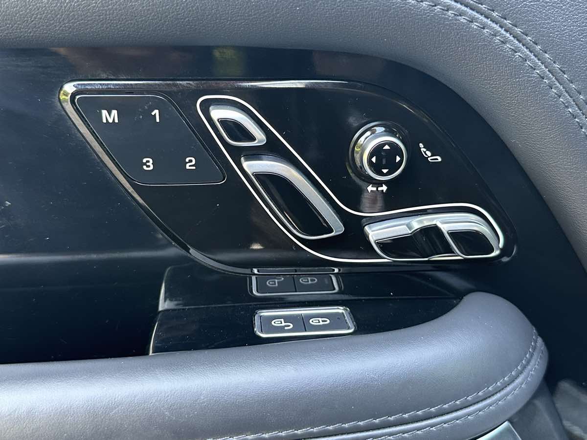 2019 Land Rover Range Rover HSE photo 26