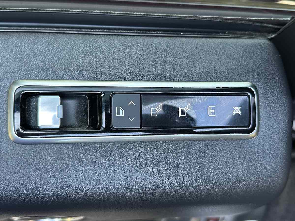 2019 Land Rover Range Rover HSE photo 29